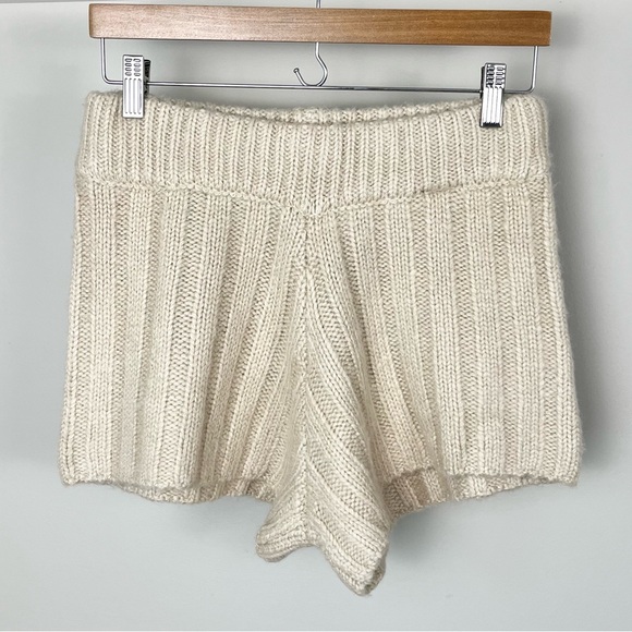 BLANK NYC Ribbed Knit Shorts - Picture 3 of 11